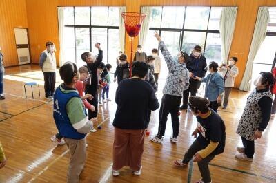 手をつなぐ親の会